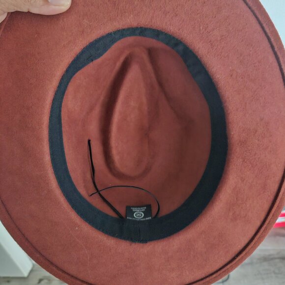 Wool custom designed hat - Picture 4 of 5